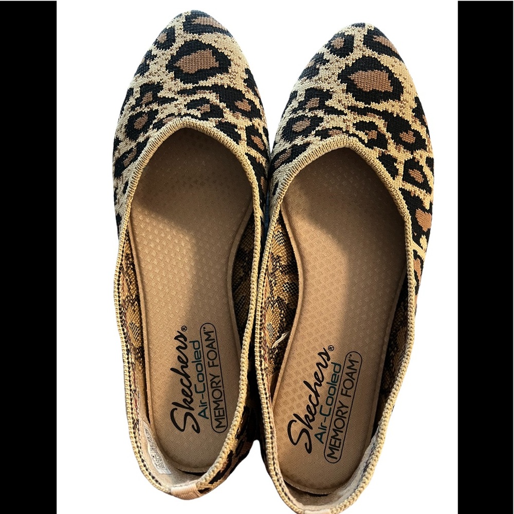 Sketchers cheetah flats